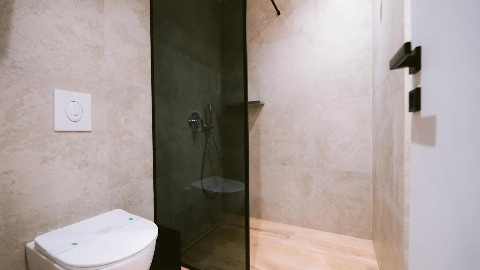 Noemie Hotel Himare 4*,  Albania