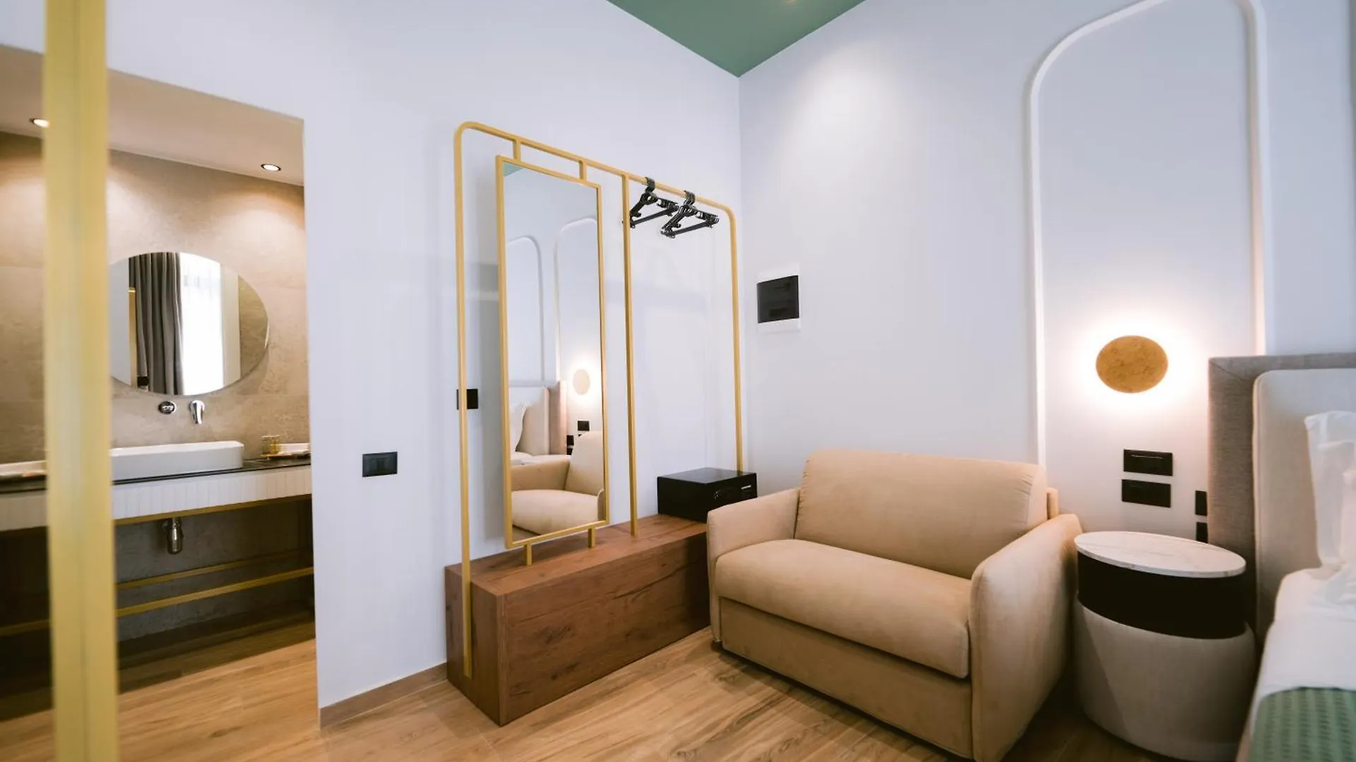Noemie Hotel Himare 4*,  Albania