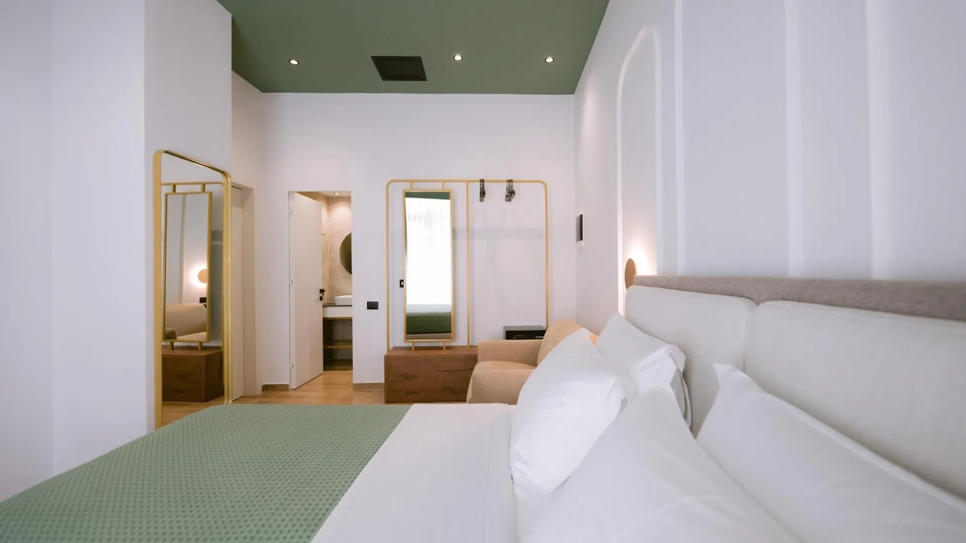 Noemie Hotel Himare