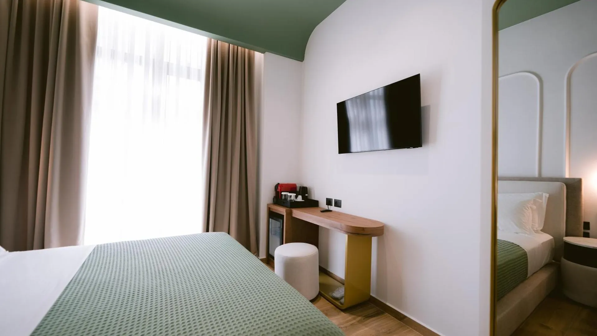 Noemie Hotel Himare
