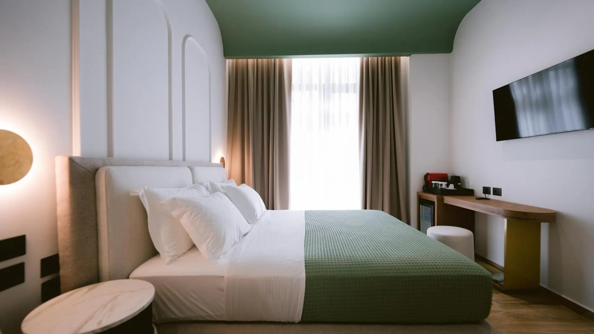 Noemie Hotel Himare