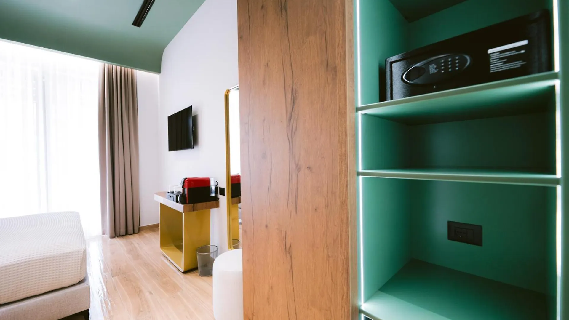 Noemie Hotel Himare