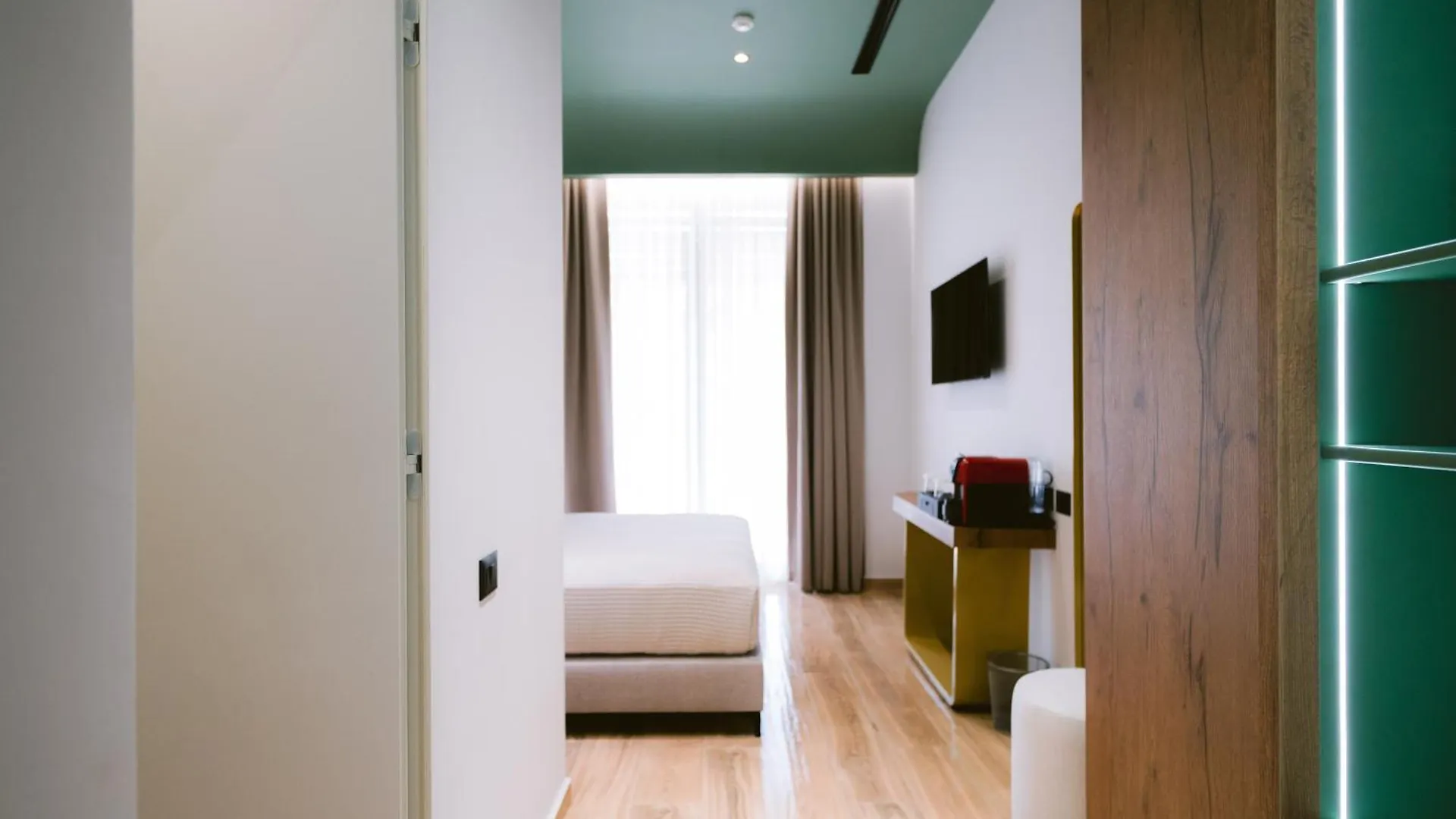 Noemie Hotel Himare