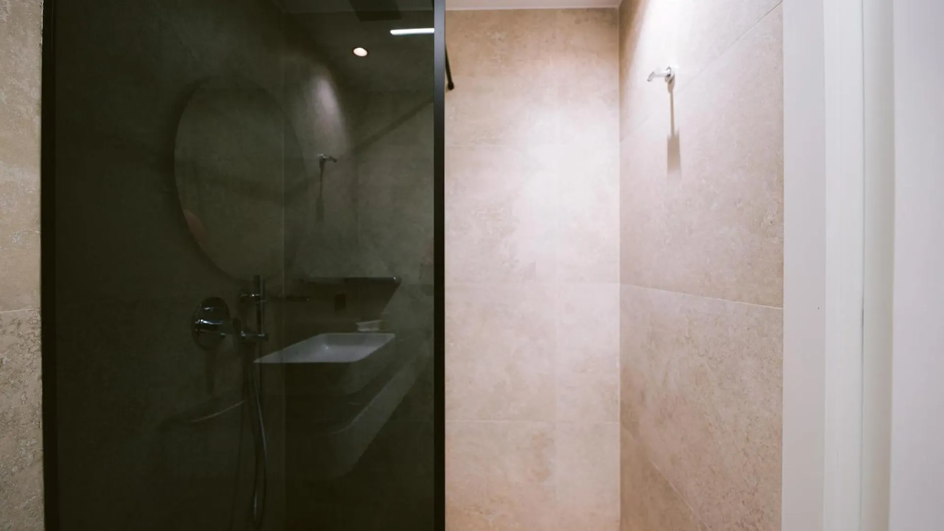 Noemie Hotel Himare