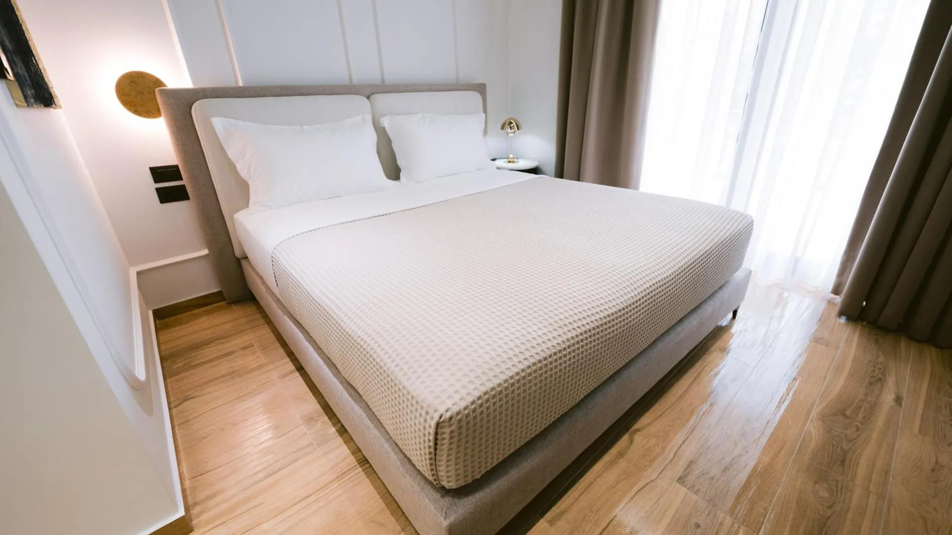 Noemie Hotel Himare