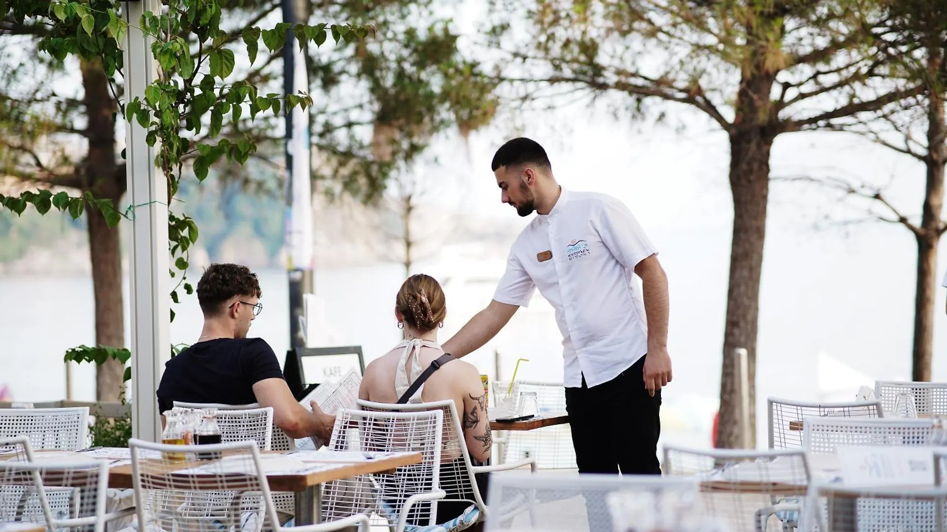 Noemie Hotel Himare