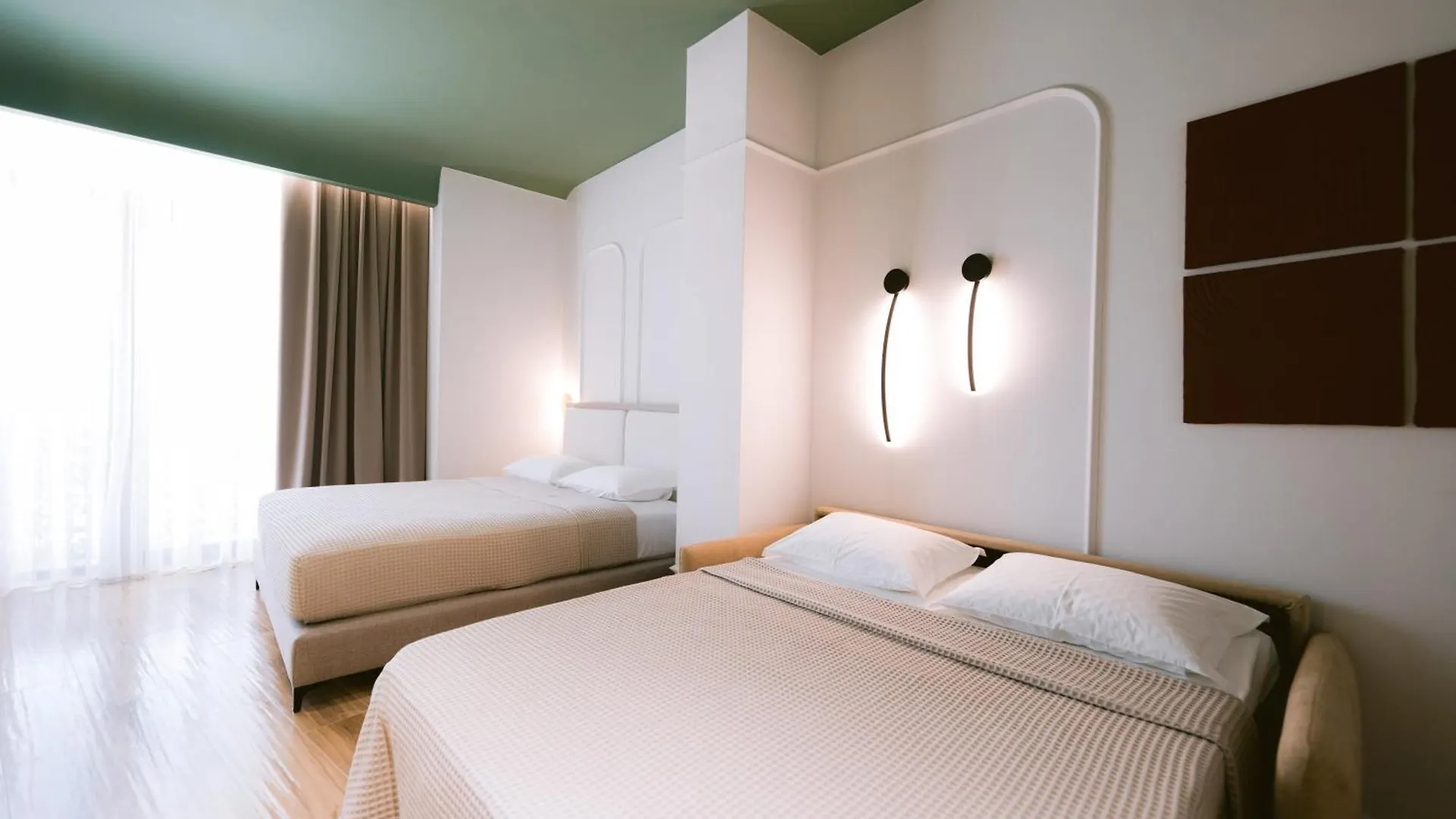 ****  Noemie Hotel Himare Albania
