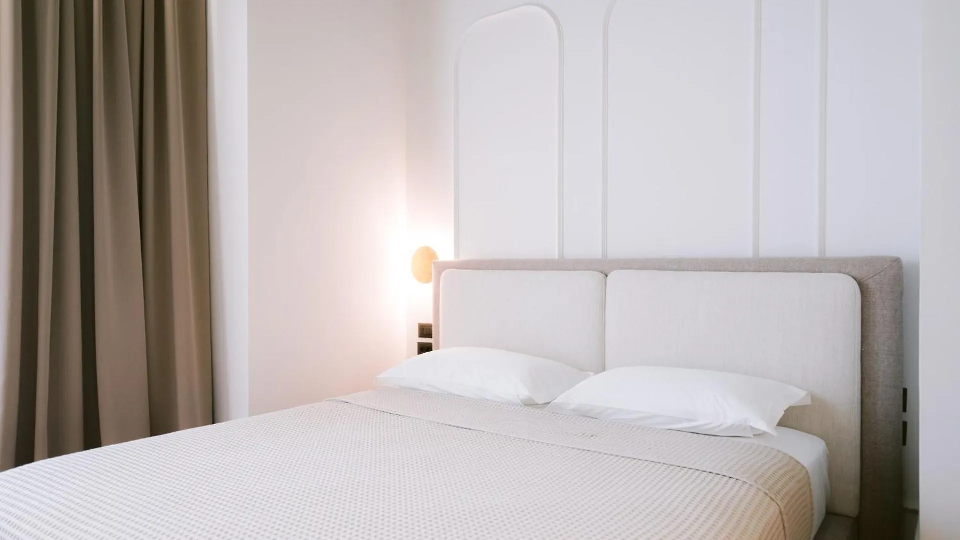 ****  Noemie Hotel Himare Albania